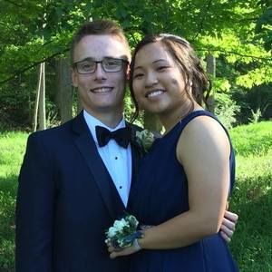 Meet your Posher, Chloe